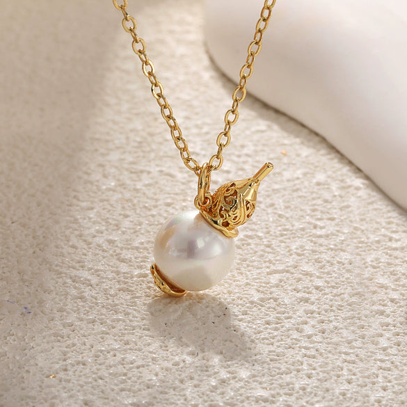 Wholesale Women's Light Luxury Sweet Style Copper Gold Plated Freshwater Baroque Pearl Necklace With Butterfly Flower Drop Shape Design