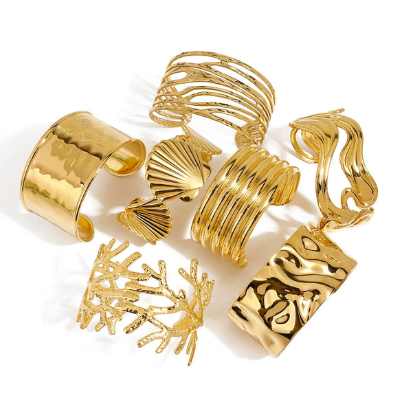 Wholesale Women's Light Luxury Titanium Steel And Stainless Steel Bracelet With Electroplating Process