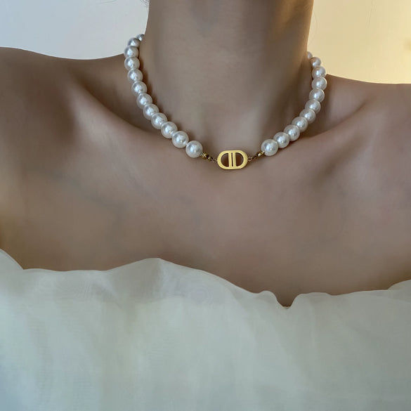 Wholesale Women's Light Luxury Titanium Steel Geometric Pattern Polished Clavicle Chain With Natural Shell Beads Pendant Jewelry