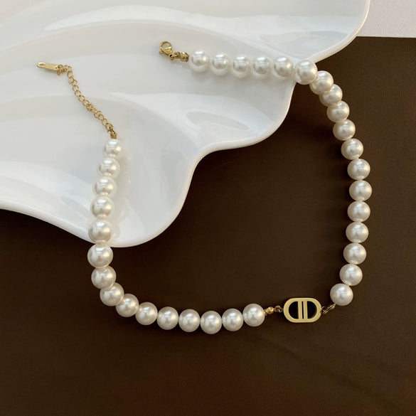 Wholesale Women's Light Luxury Titanium Steel Geometric Pattern Polished Clavicle Chain With Natural Shell Beads Pendant Jewelry