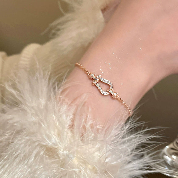 Wholesale Women's Light Luxury Zircon Inlaid Copper Horseshoe Buckle Geometric Bracelet Accessories