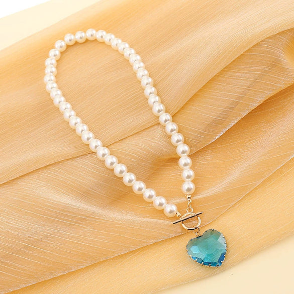 Wholesale Women's Love Letter Vintage Pearl Necklace Alloy Heart Pendant With Ball Chain Electroplated