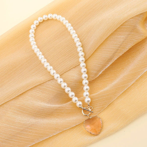 Wholesale Women's Love Letter Vintage Pearl Necklace Alloy Heart Pendant With Ball Chain Electroplated