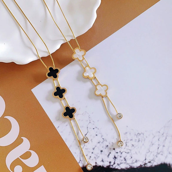 Wholesale Women's Lucky Clover Tassel Pendant Necklace In Titanium Steel With Leaf Pattern And Electroplating