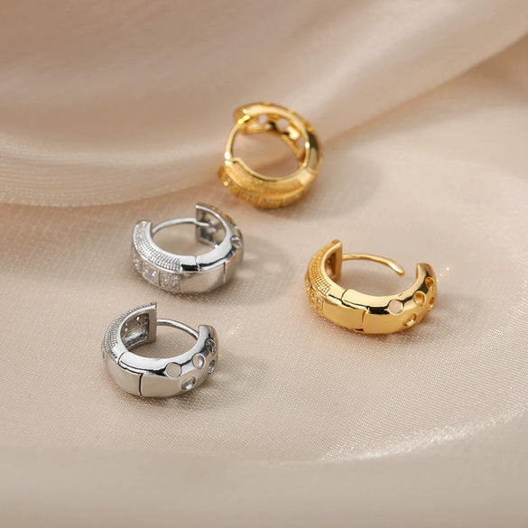 Wholesale Women's Luxury Copper Zircon Heart Geometric Electroplated Earrings