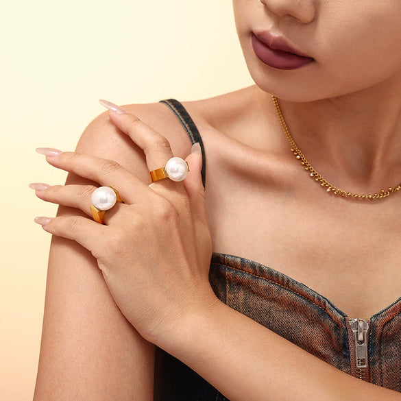 Wholesale Women's Luxury Exaggerated Beaded 316L Stainless Steel Ring Plated 18K Gold Geometric Style Jewelry