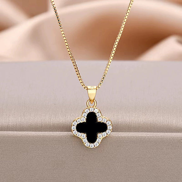 Wholesale Women's Luxury Fourleaf Clover Titanium Steel Necklace With Black And White Doublesided Design 18K Goldplated Ochain Geometric Pattern