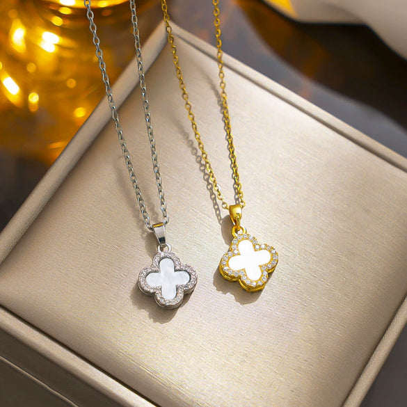 Wholesale Women's Luxury Fourleaf Clover Titanium Steel Necklace With Black And White Doublesided Design 18K Goldplated Ochain Geometric Pattern