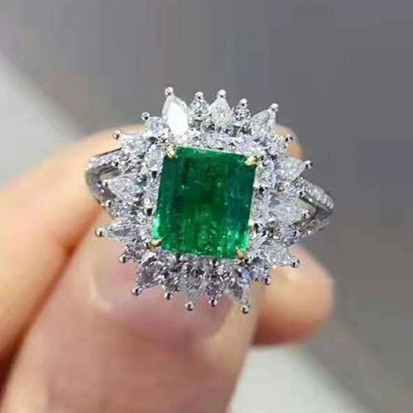 Wholesale Women's Luxury Geometric Square Copper Ring Inlaid With Grandmother Green Zircon