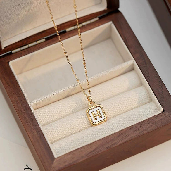 Wholesale Women's Luxury Titanium Steel Letterinlaid Ochain Necklace With Gold Plated Electroplating