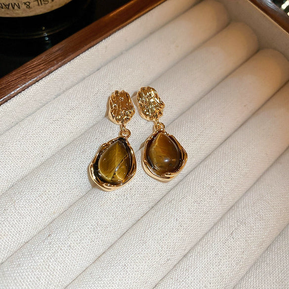 Wholesale Women's Maillard Style Alloy Geometric Tiger Eye Earrings With Electroplating