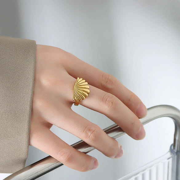 Wholesale Women's Marine Flavor Scallop Ring 316L Stainless Steel Gold Plated Geometric Design