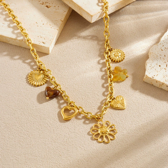 Wholesale Women's Medieval Style Gold Electroplated Stainless Steel Flower Heartshaped Compass Pendant Necklace With Oshaped Chain