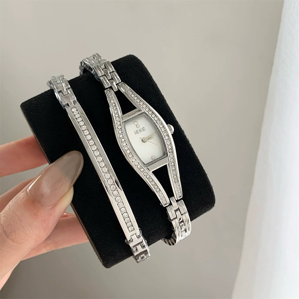 Wholesale Women's Medieval Style Quartz Watch With Metal Strap And Alloy Case And Ordinary Glass Mirror