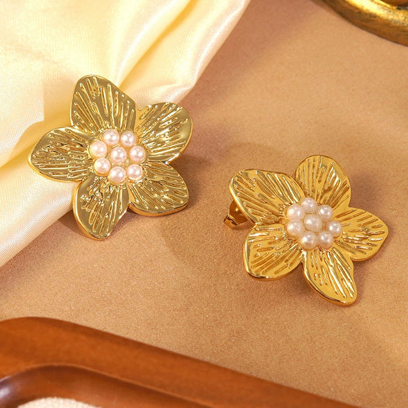 Wholesale Women's Medieval Style Stamped Stainless Steel Flower Pearl Earrings