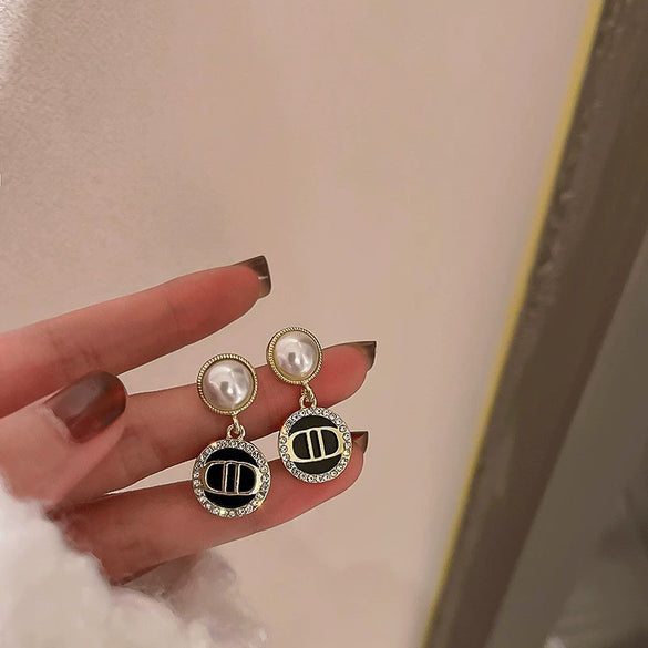 Wholesale Women's Metal Letter Earrings With 925 Silver Needles And Electroplating Simple Style