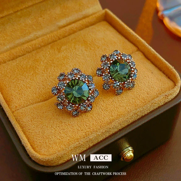 Wholesale Women's Midancient Vintage Jewelry Medieval Style Alloy 925 Silver Geometric Drop Shape Earrings Set With Diamonds