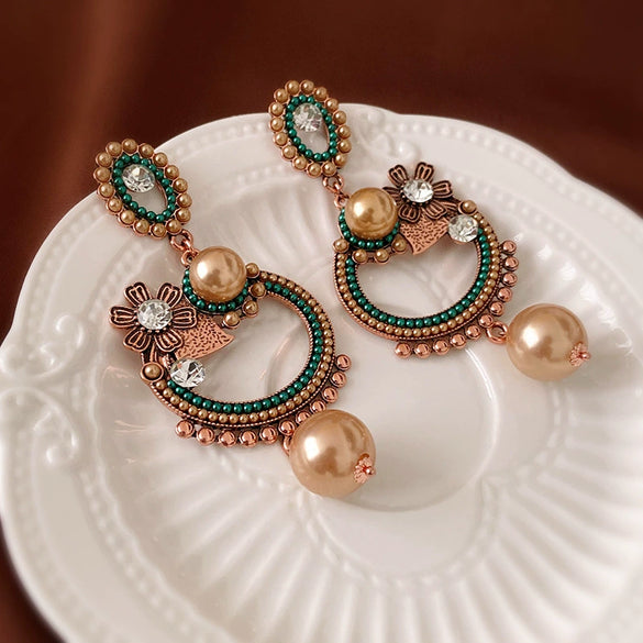 Wholesale Women's Middle Ancient Vintage Alloy Needle Earrings With Diamond Design And Geometric Drop Shape