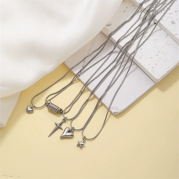 Wholesale Women's Mini Heart Shaped Pendant Clavicle Necklace Copper Titanium Steel Electroplated Niche Design