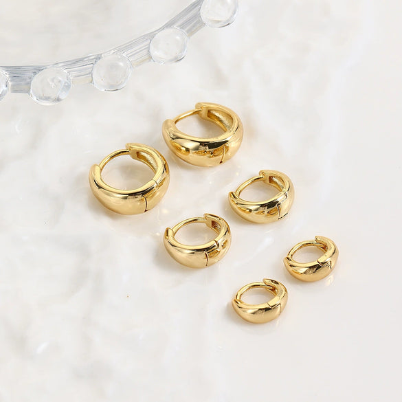 Wholesale Women's Minimalist Copper Zircon Geometric Round Ear Buckle Earrings With Real Gold Plated Electroplating Treatment