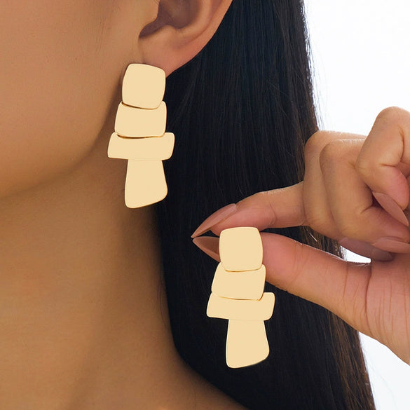 Wholesale Women's Minimalist Electroplated Alloy Geometric Leaf Design Earrings