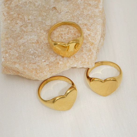 Wholesale Women's Minimalist Electroplated Stainless Steel Heartshaped Jewelry Ring
