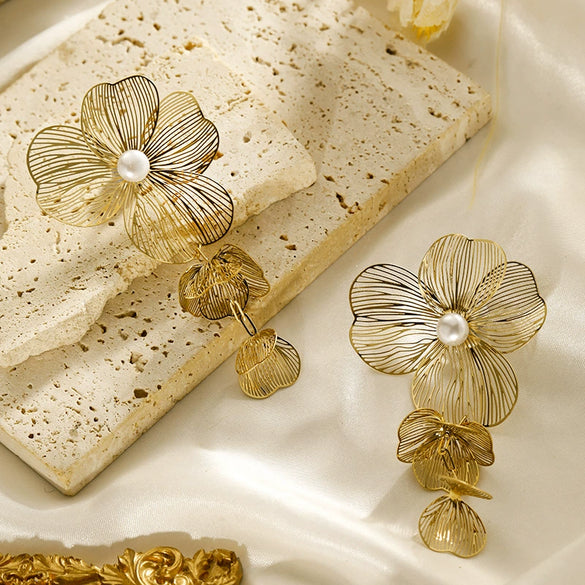 Wholesale Women's Minimalist Flower Stainless Steel Gold Plated Earrings