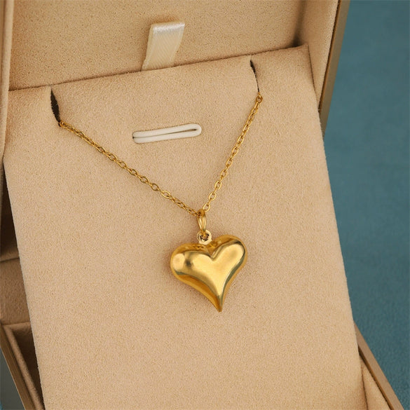 Wholesale Women's Minimalist Geometric Hollow Heart Pendant 18K Gold Stainless Steel Cross Chain Electroplated Necklace Choker Jewelry
