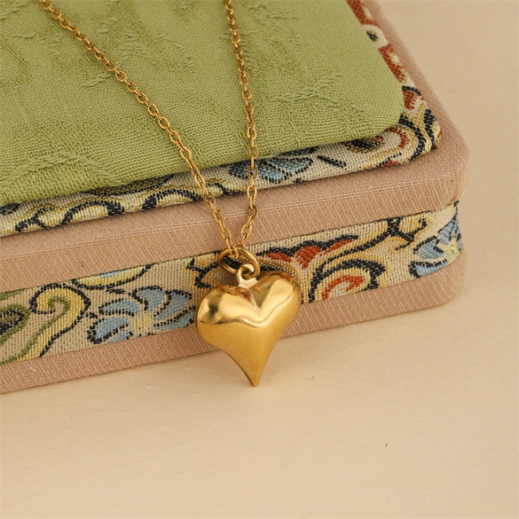 Wholesale Women's Minimalist Geometric Hollow Heart Pendant 18K Gold Stainless Steel Cross Chain Electroplated Necklace Choker Jewelry