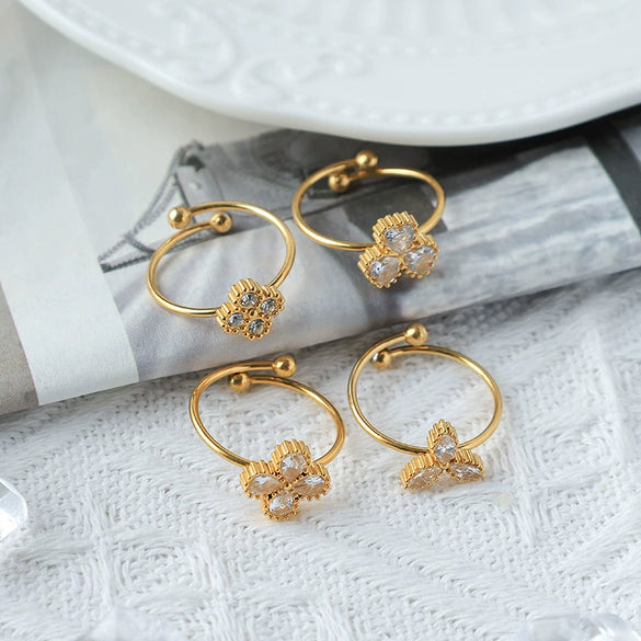 Wholesale Women's Minimalist Geometric Inlaid Heartshaped Zircon Titanium Steel Ring With Electroplating