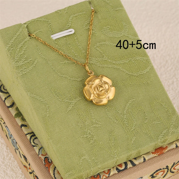 Wholesale Women's Minimalist Geometric 18K Gold Electroplated Stainless Steel Cross Chain Rose Pendant Necklace
