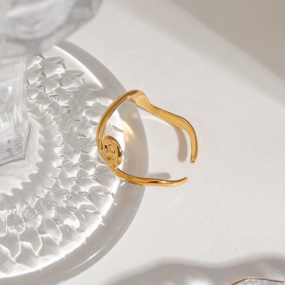 Wholesale Women's Minimalist Geometric Spiral Open Ring Stainless Steel Jewelry With Electroplating In 18K Gold
