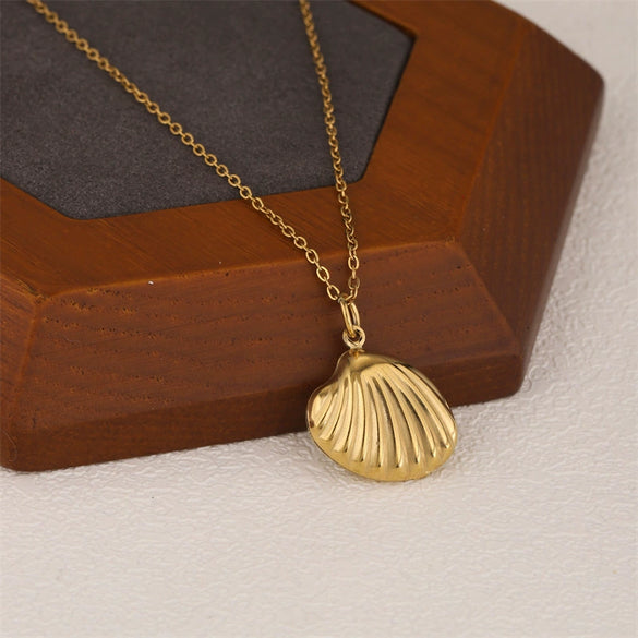 Wholesale Women's Minimalist Geometric Stainless Steel And 18K Gold Electroplated Scallop Shell Pendant Cross Chain Necklace