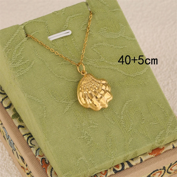 Wholesale Women's Minimalist Geometric Stainless Steel Cross Chain Necklace With 18K Gold Electroplated Conch Pendant