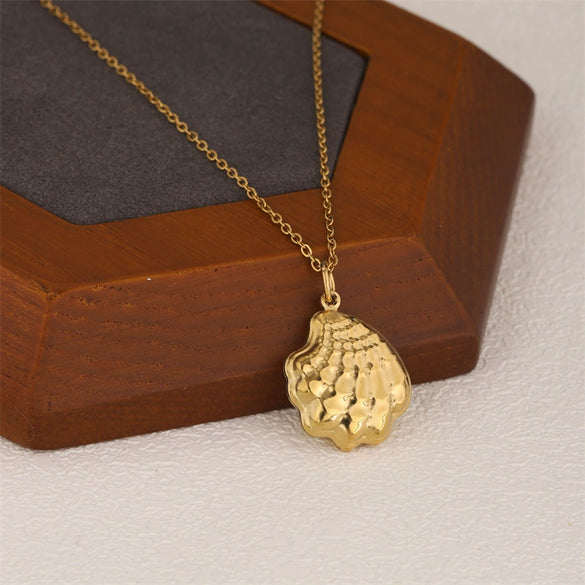Wholesale Women's Minimalist Geometric Stainless Steel Cross Chain Necklace With 18K Gold Electroplated Conch Pendant