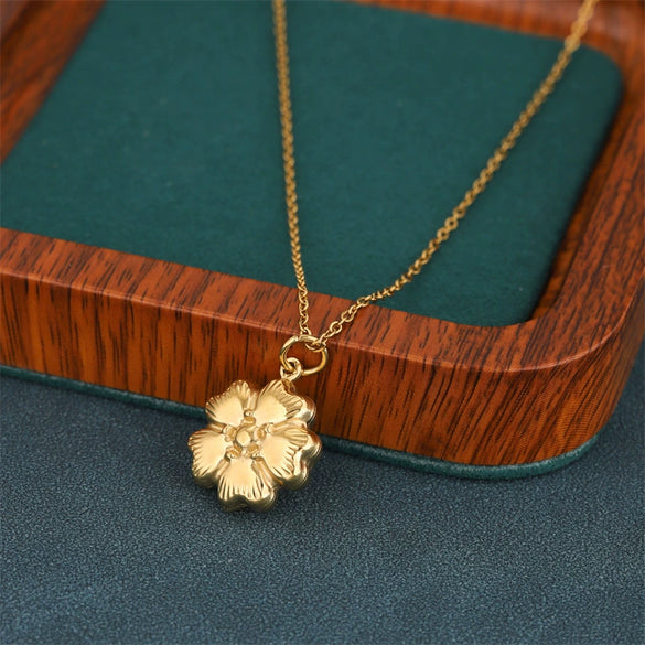 Wholesale Women's Minimalist Geometric Stainless Steel Electroplated 18K Gold Cross Chain Necklace