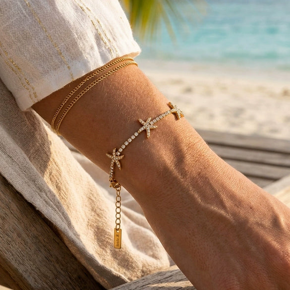 Wholesale Women's Minimalist Geometric Stainless Steel Electroplated Starfish Bracelet With White Zircon