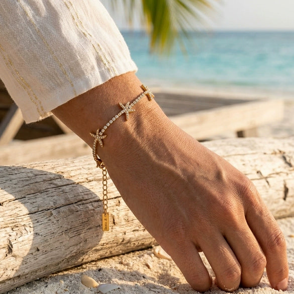 Wholesale Women's Minimalist Geometric Stainless Steel Electroplated Starfish Bracelet With White Zircon