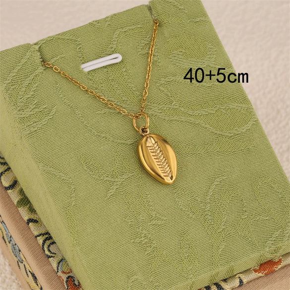 Wholesale Women's Minimalist Geometric Stainless Steel 18K Gold Electroplated Hollow Shell Necklace