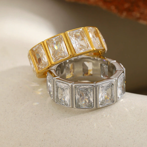 Wholesale Women's Minimalist Geometric Stainless Steel 18K Goldplated Small Square Diamond Hollow Ring