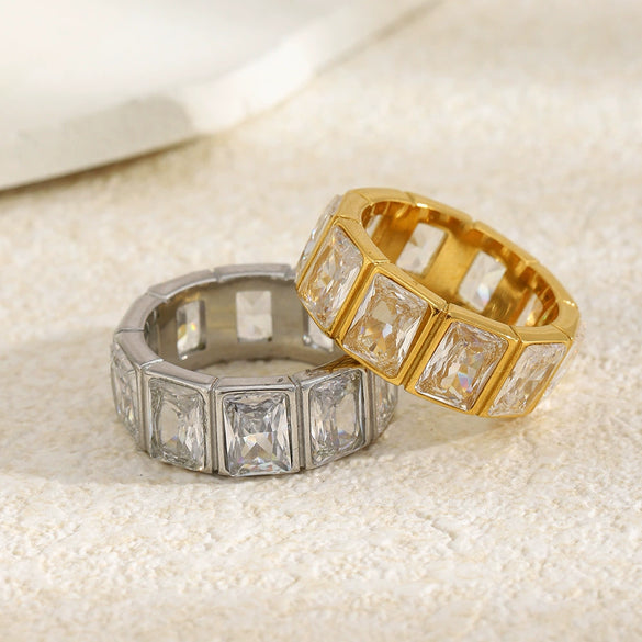Wholesale Women's Minimalist Geometric Stainless Steel 18K Goldplated Small Square Diamond Hollow Ring
