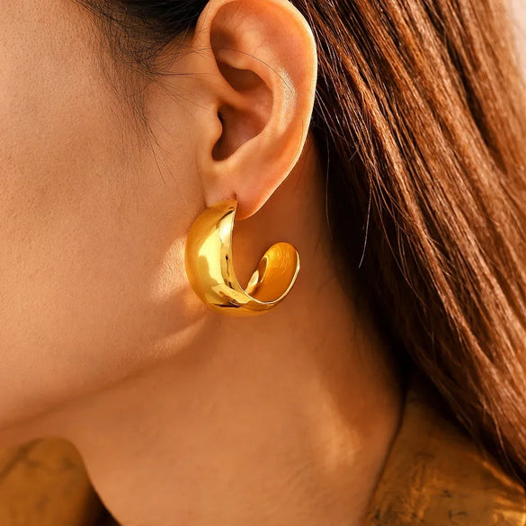Wholesale Women's Minimalist Geometric Titanium Steel Electroplated Cshaped Wide Glaze Earrings