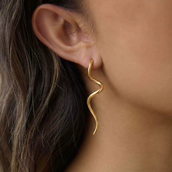 Wholesale Women's Minimalist Modern Geometric Wave Stainless Steel Earrings With Pvd Furnace Vacuum Real Gold Plating