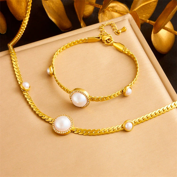 Wholesale Women's Minimalist Natural Round Pearl Diamond Twist Chain Stainless Steel Necklace With Electroplating