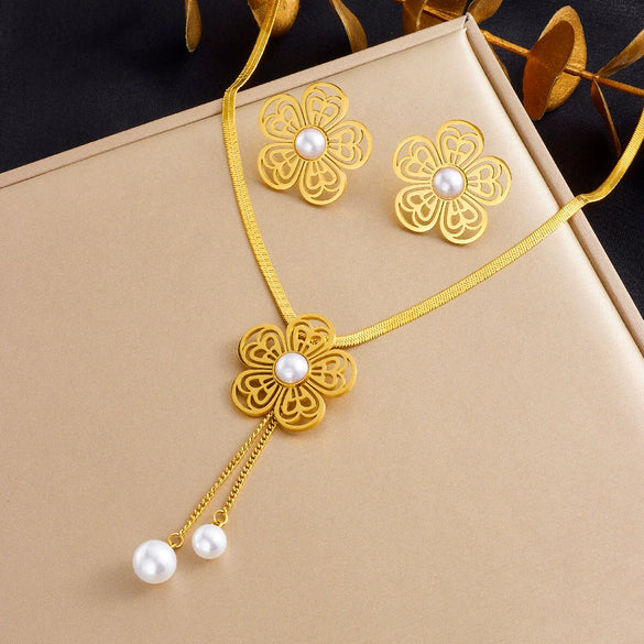 Wholesale Women's Minimalist Natural Round Pearl Diamond Twist Chain Stainless Steel Necklace With Electroplating