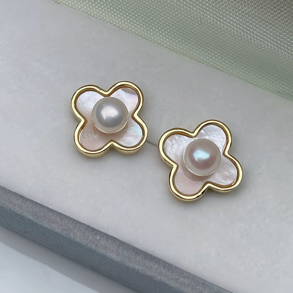 Wholesale Women's Minimalist Pearl Earrings With 925 Silver Needles And Four Leaf Clover Design
