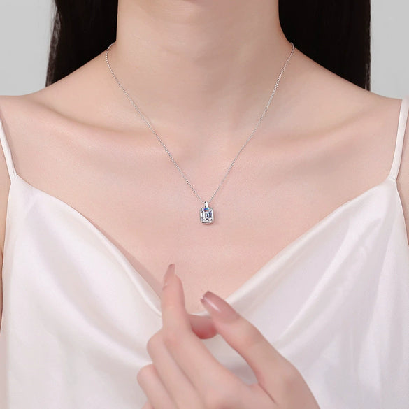 Wholesale Women's Minimalist S925 Sterling Silver Square Sugar Pendant Necklace With Cross Chain And Electroplating Design