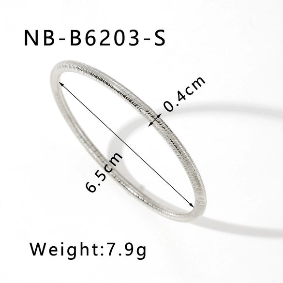 Wholesale Women's Minimalist Thread Design Hollow Bracelet In Stainless Steel With 18K Furnace Vacuum Plating