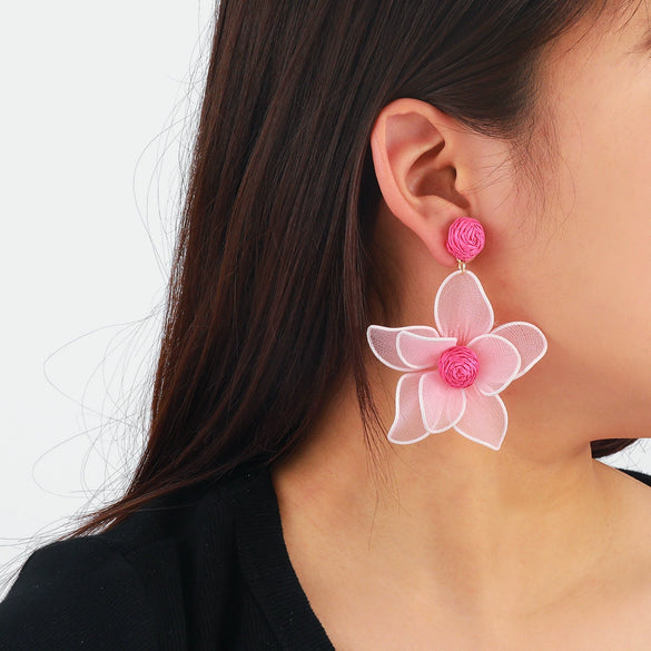Wholesale Women's Mixed Materials Hand Knitted Flower Shape Cloth Raffia Grass Earrings Fashion Bohemia Design