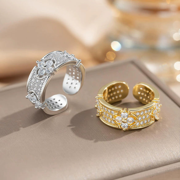 Wholesale Women's Modern Minimalist Gold Plated Fourleaf Clover And Baby's Breath Diamond Flower Ring